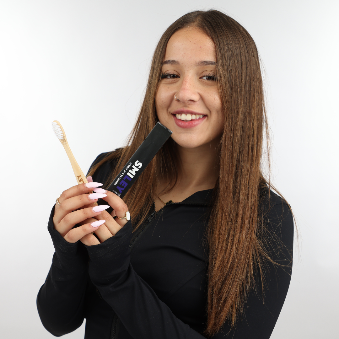 SmileyBRUSH™ - מברשת במבוק מקצועית